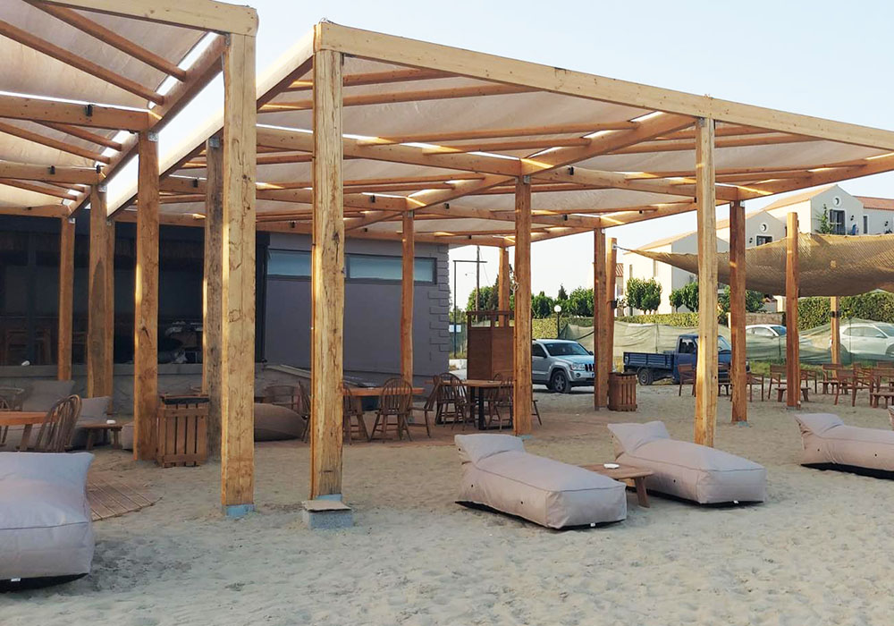 Κατασκευή Beach Bar Alaya στο Ξι